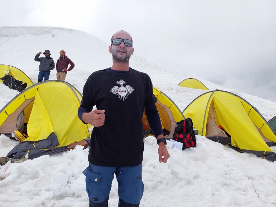 Христо Макрелов опита да качи високия 7134 м връх Ленин в Памир